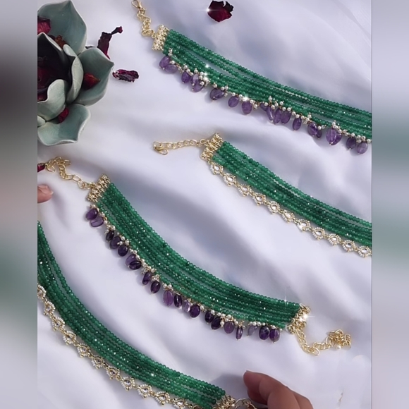 VeroniQ Trends-Boho Style Choker Necklace in Mint Green Onyx And Amethyst Beads - Picture 2 of 2